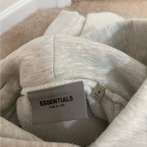 Essentials Fear Of God Gray Hoodie - Picture 5 of 6